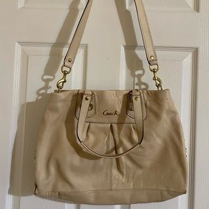 Gently used - Coach Handbag White Leather Shoulder Bag